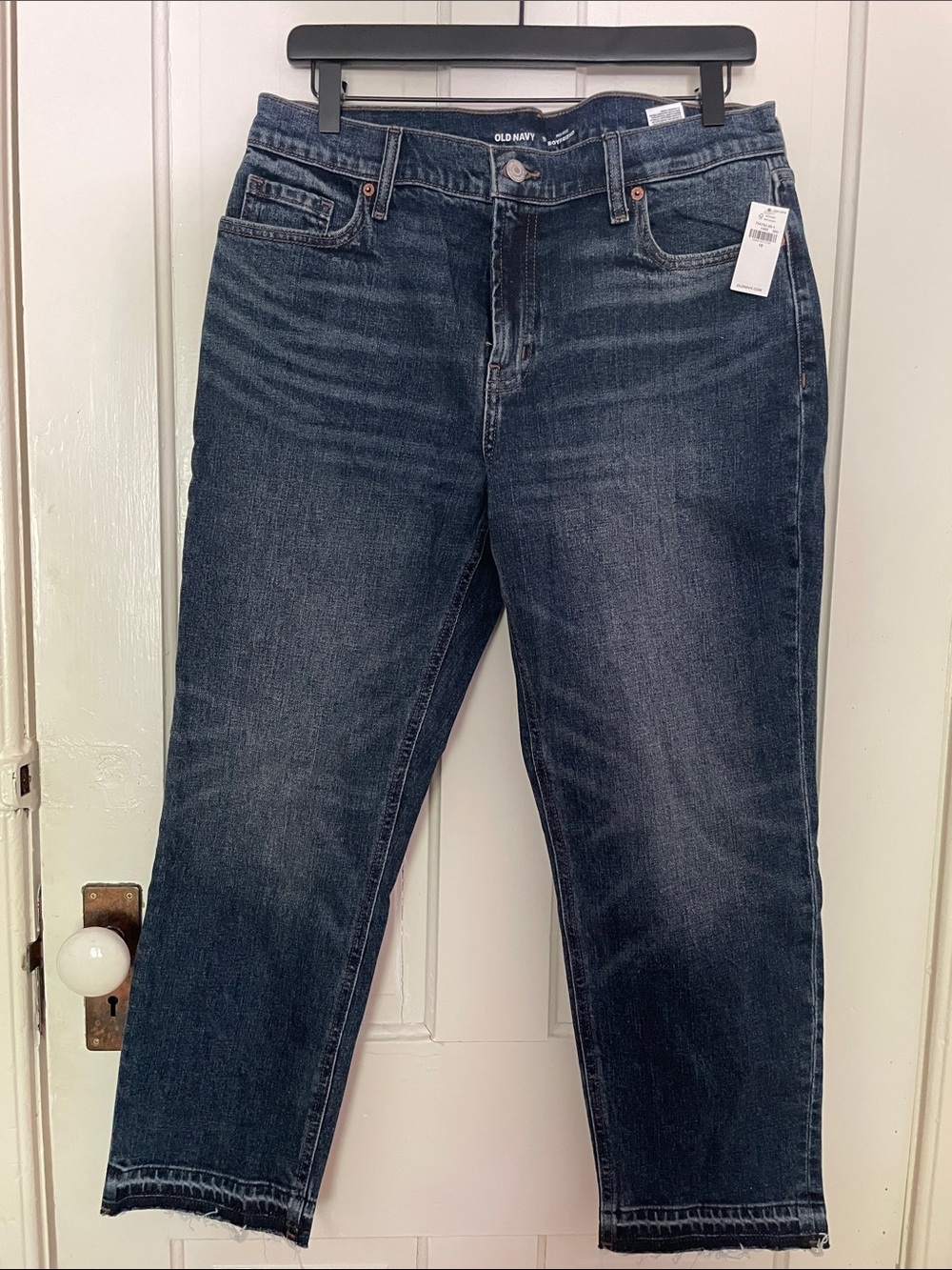 NWT Old Navy Boyfriend Slim Straight Leg Jeans with raw hem, sz 10